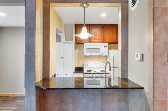 Building Photo - 5727 Richmond Ave