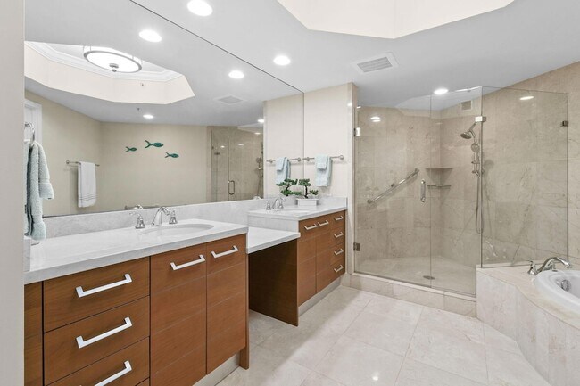 Building Photo - 3610 Gardens Pkwy