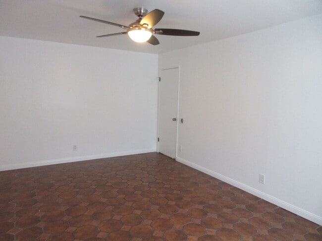 Building Photo - Reduced price on this Beautiful Porter Ran...