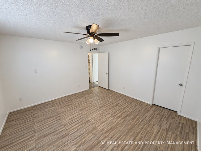 Building Photo - 4528 W Palm Ln