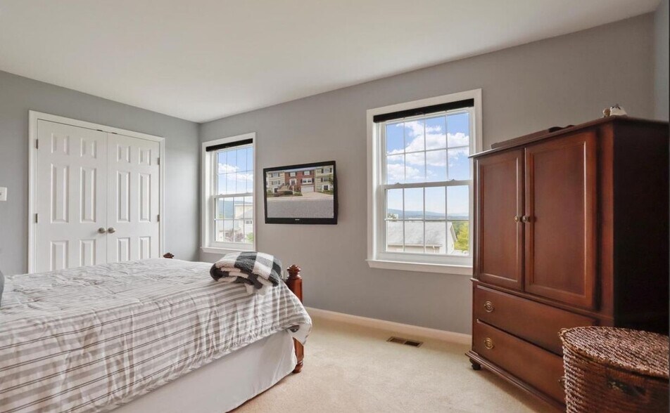 Building Photo - 1121 Frontline Dr