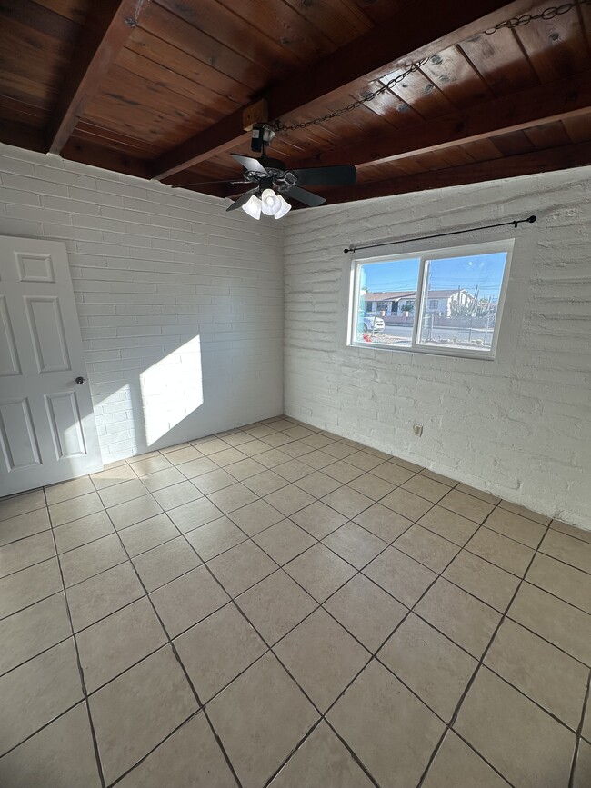 Building Photo - 174 W Borrego St