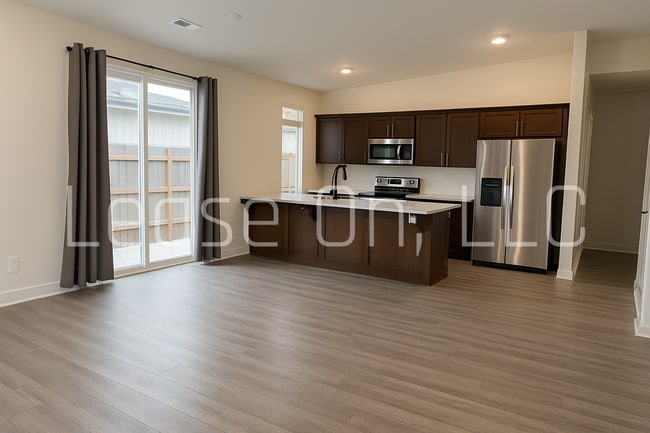 Building Photo - Spacious 3 Bedroom Home in Chalet Ridge with Large Yard