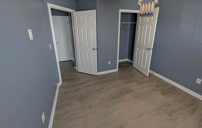 Building Photo - Completely remodeled gem located in the he...