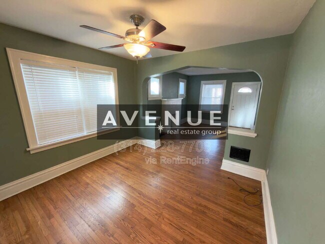 Building Photo - 4938 Walsh St