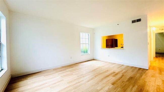 Building Photo - 7200 E Bank Dr