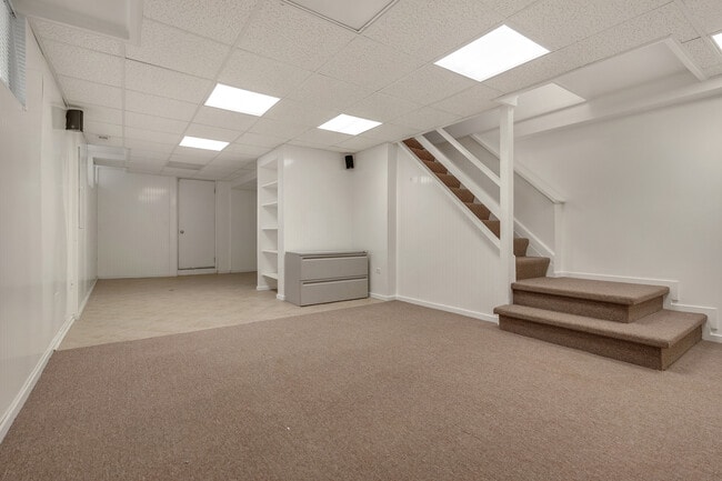 Building Photo - 518 South St