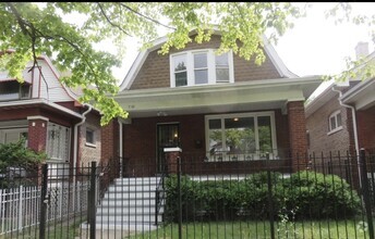 Building Photo - 7949 S Colfax Ave