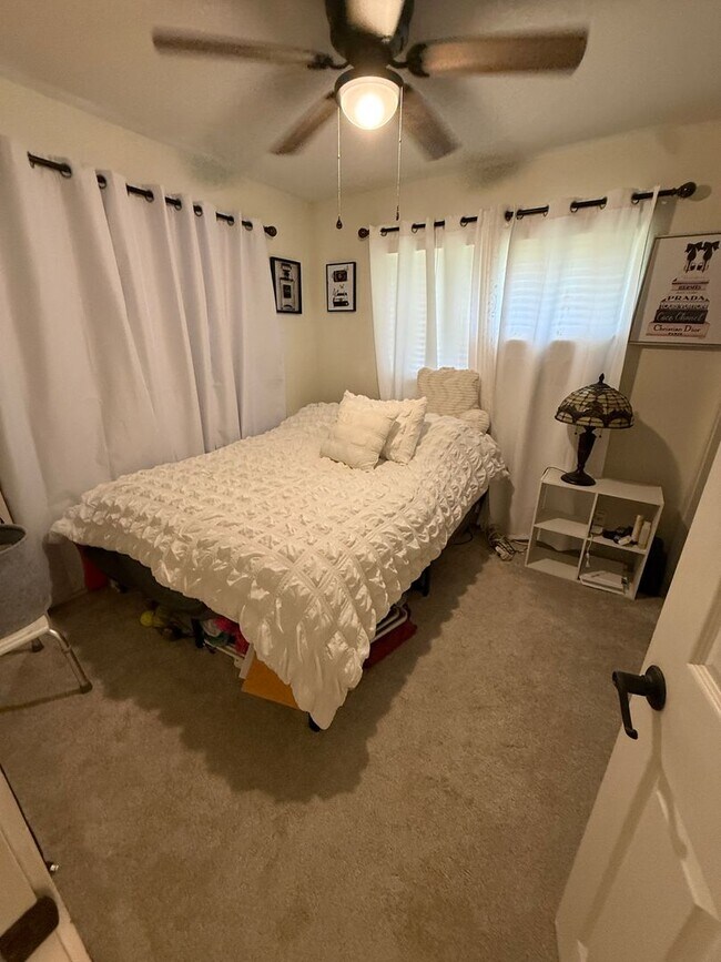 Building Photo - Ocean View 3 Bedroom Duplex Available Now in Kaimuki