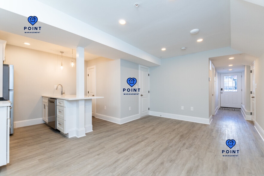 Building Photo - 220 Havre St