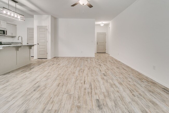 Building Photo - Brand New 4 Bed Home!