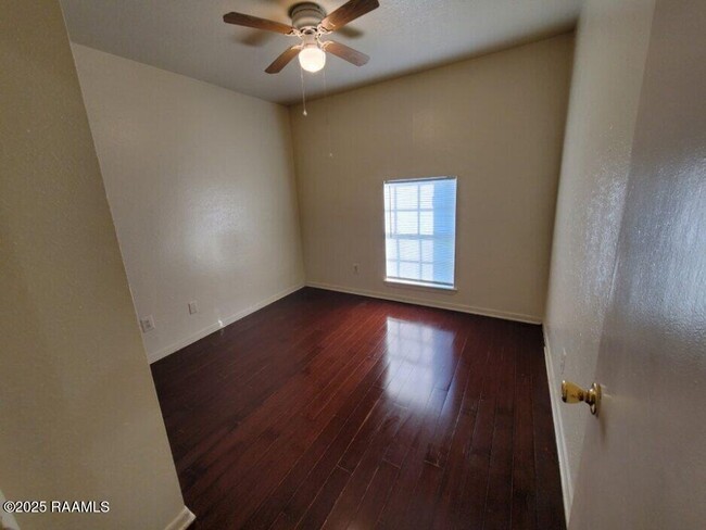 Building Photo - 326 Guidry Rd