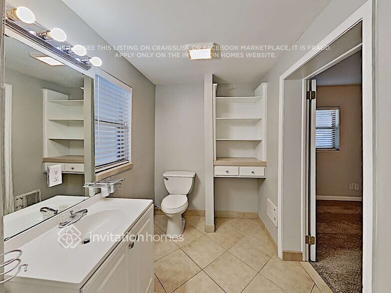 Building Photo - 429 7th St N