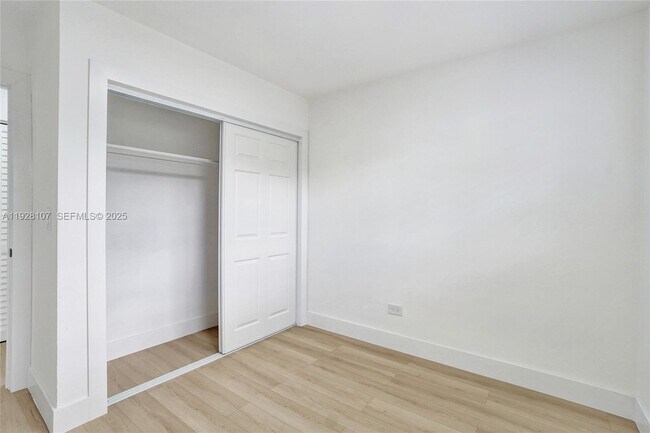 Building Photo - 1960 SW 68th Way