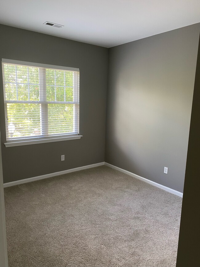 bedroom 2 - 708 E 8th St