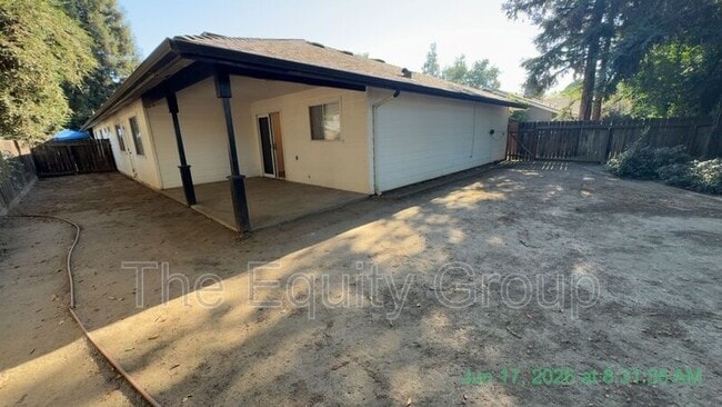 Building Photo - 1827 E Cambridge Ct