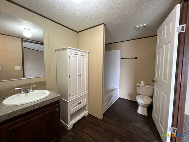 Building Photo - 1911 Wald Rd