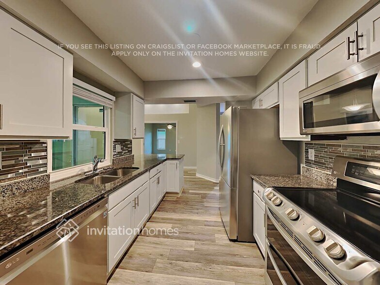 Building Photo - 79 Purus St