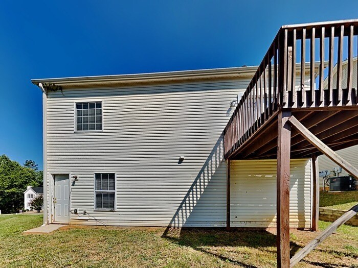 Building Photo - 4105 Robin Cir