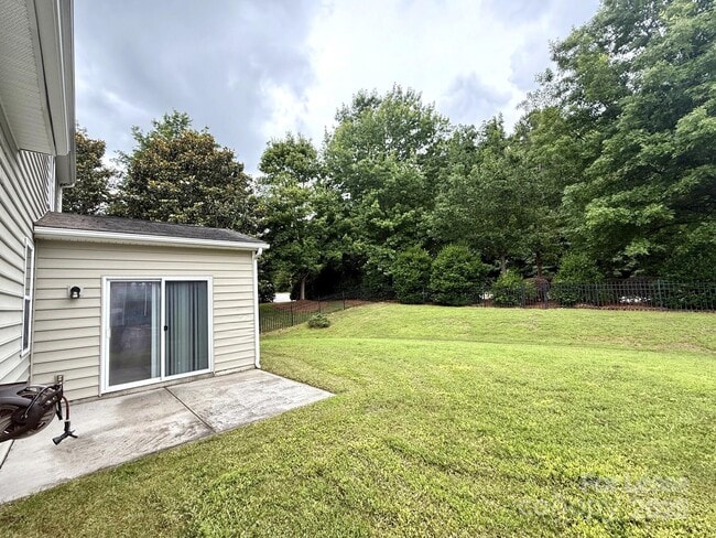 Building Photo - 1304 Ridgehaven Rd