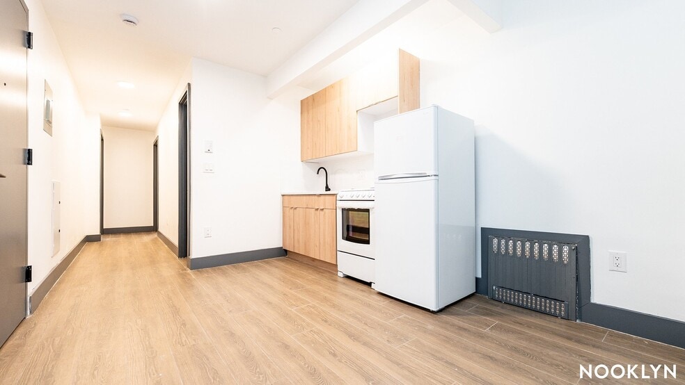 Building Photo - 2008 Fulton St