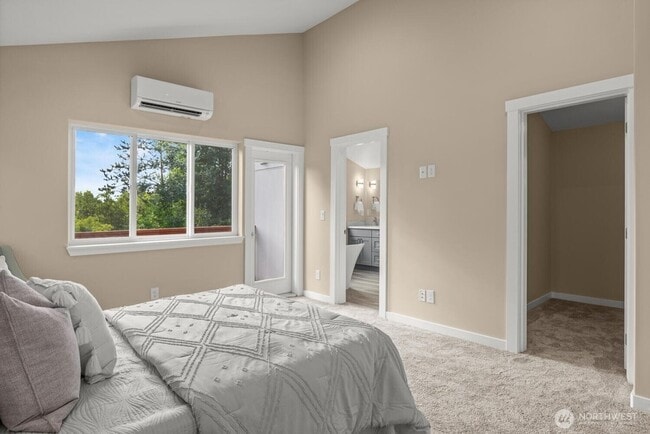 Building Photo - 6423 Ellis Ave S