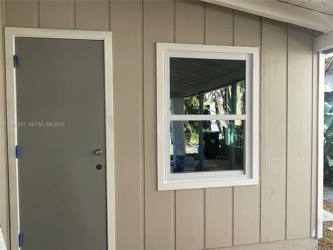 Building Photo - 1329 NE 16th Ave