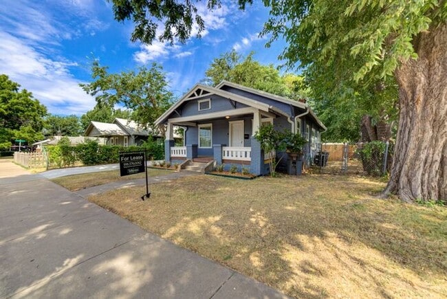 Building Photo - Charming Craftsman 3/1 Home Next To TU!