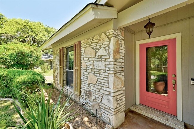 Building Photo - 9403 Longvale Dr