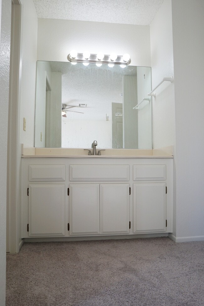 Building Photo - 68295 Risueno Rd