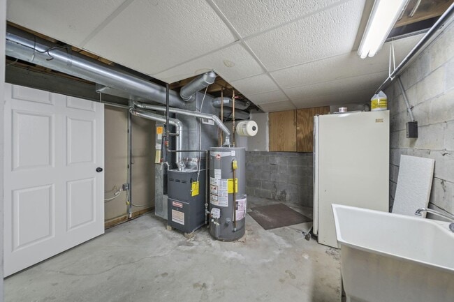 Building Photo - 3268 Stadler Dr