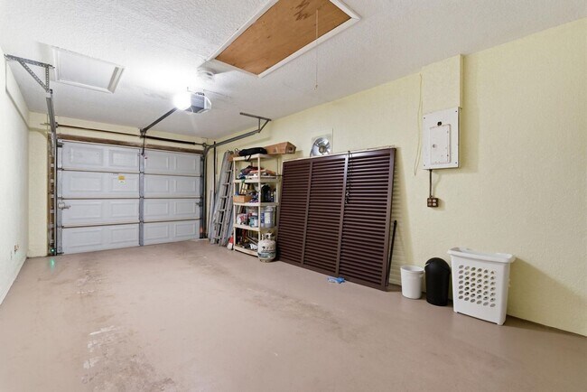 Building Photo - 2545 Conroy Dr