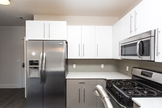 Interior Photo - Gatehouse 75