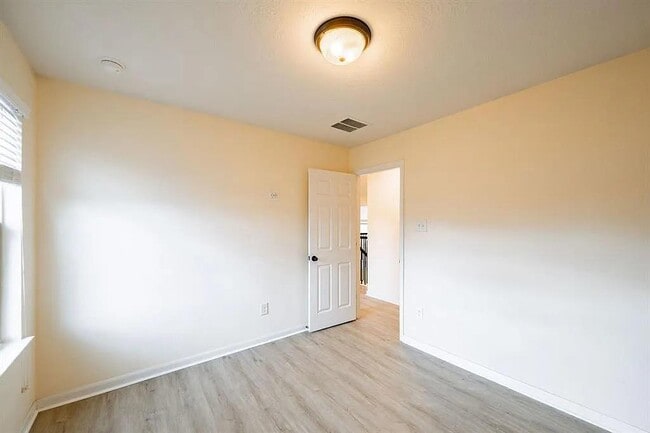 Building Photo - 1842 Commons Hill Ln