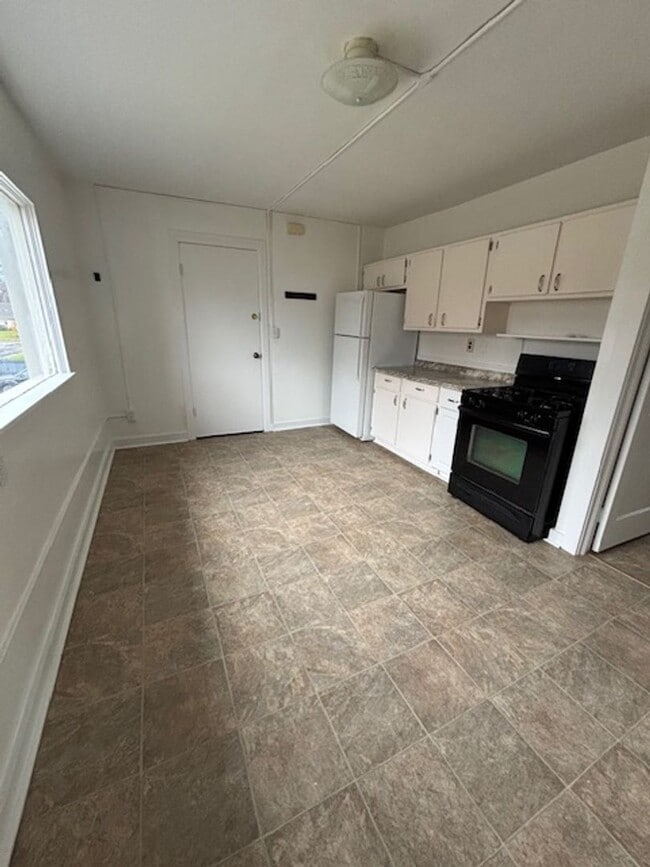 Building Photo - 316 Highland Ave