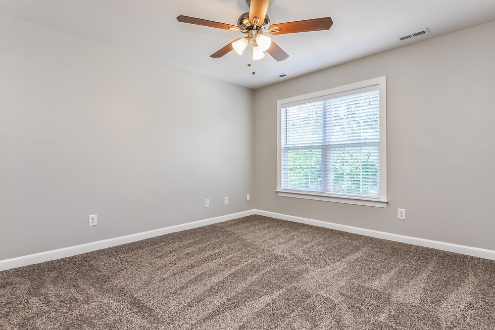 Building Photo - 909 Lotus Ln