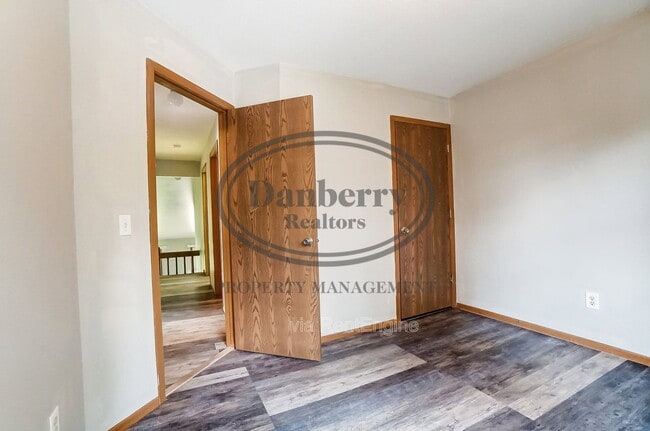 Building Photo - 3164 Kylemore Rd