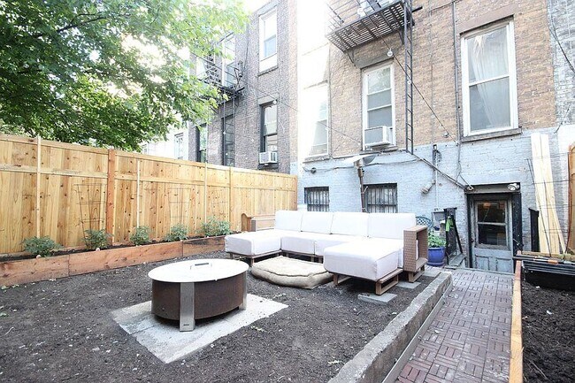 Building Photo - 1222 Park Ave