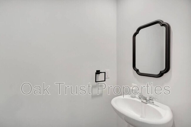 Building Photo - 111 Orchid Bloom Cir