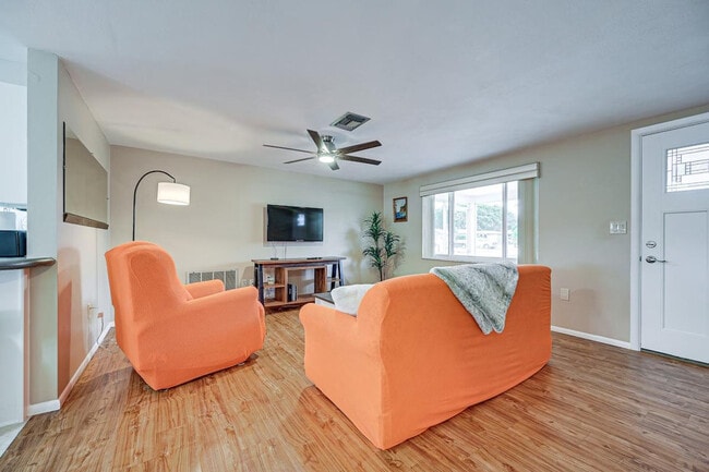 Building Photo - 7536 Topay Ln