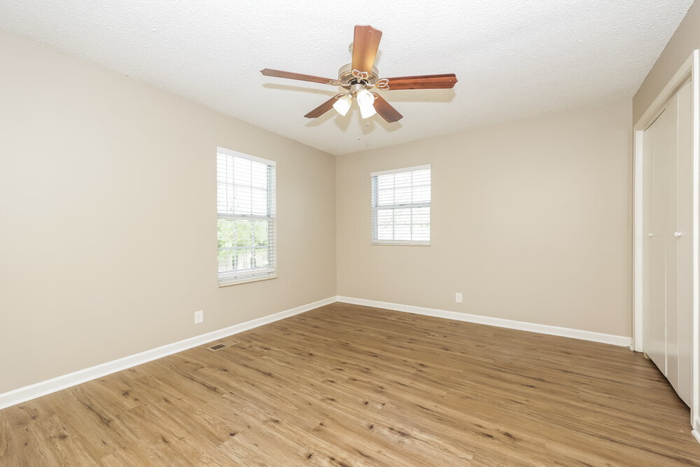 Building Photo - 3205 Country Lawn Dr