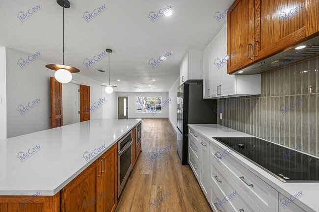 Building Photo - 7412 Fenton Dr