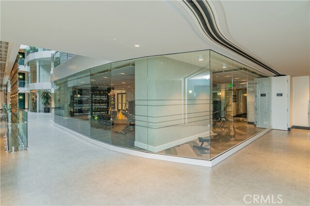 Building Photo - 400 S Broadway