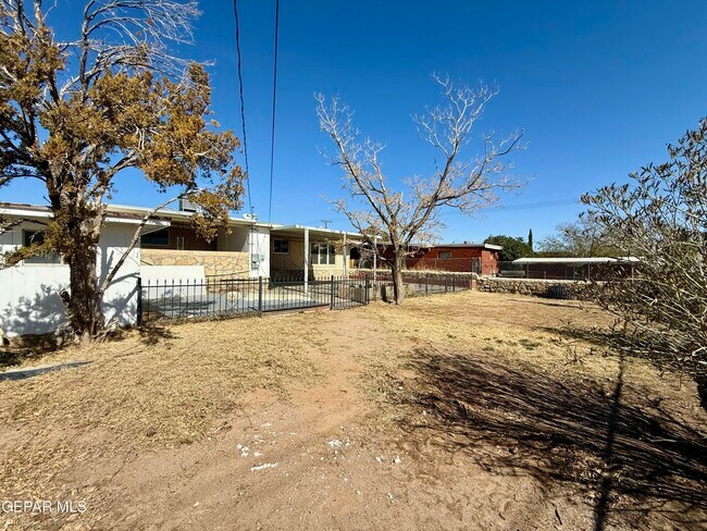 Building Photo - 2900 Polk Ave