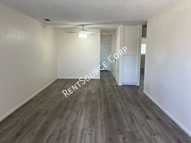 Building Photo - 1131 Barstow Rd