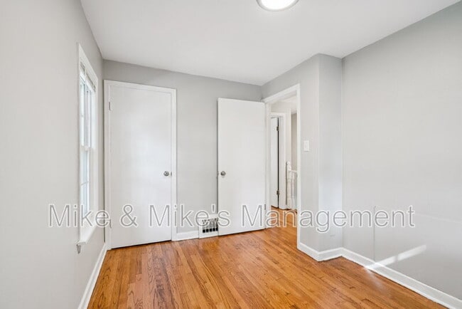 Building Photo - 3860 S Brust Ave