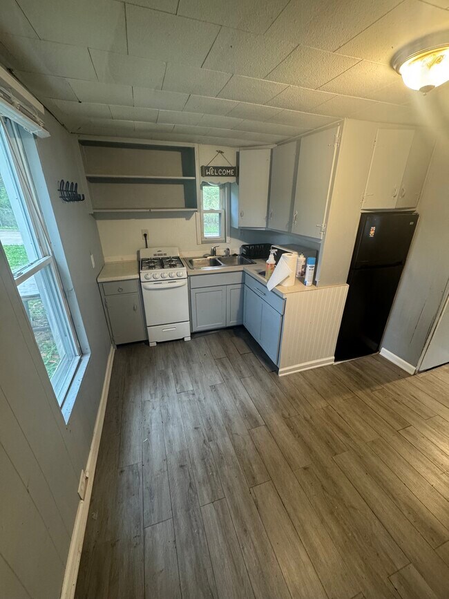 Building Photo - 515 Crouse St