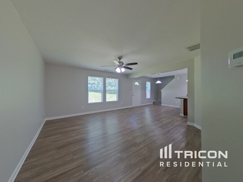 Building Photo - 915 Capra Court