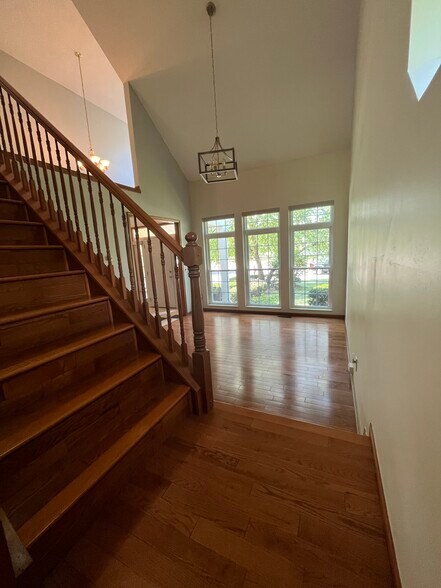 Building Photo - 7960 Compton Ct