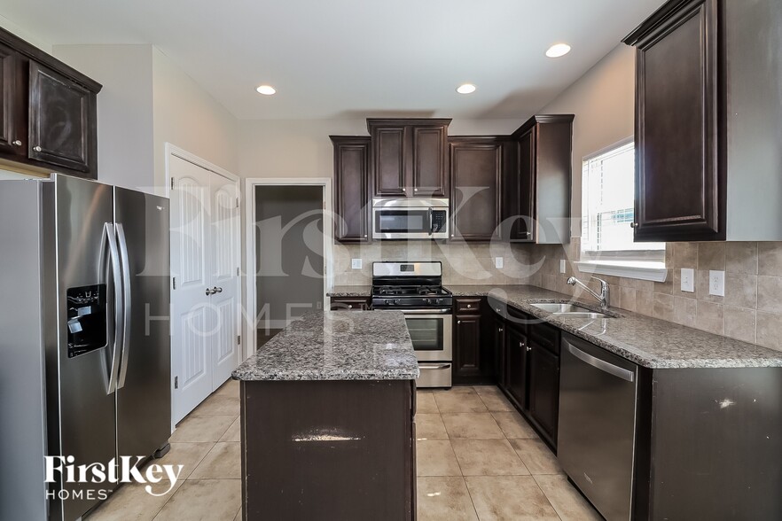 Building Photo - 919 Sublime Trail